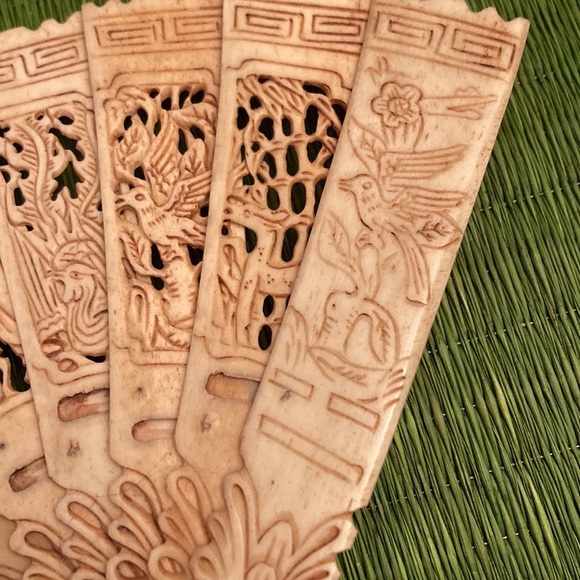 Chinese Crafted Bovine bone Fan - Picture 3 of 14